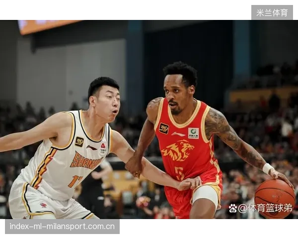 主帅对防线不满，可能进行大调整：球队未来的关键时刻